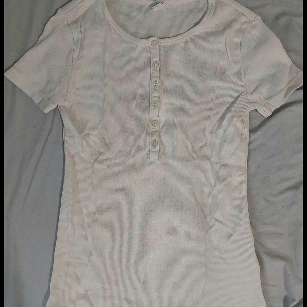 Uniqlo Cream Short Sleeve Henley Top